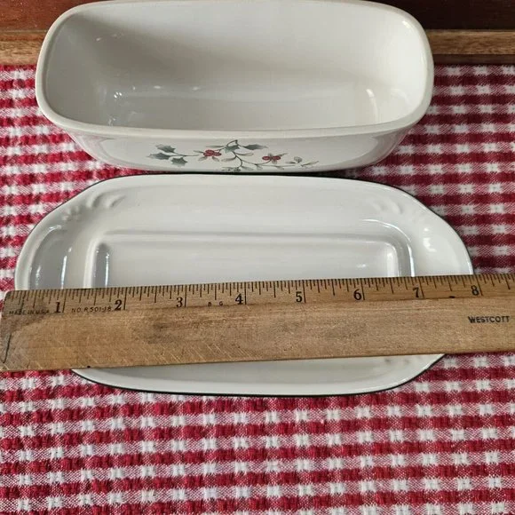 Pfaltzgraff Winterberry Covered Butter Dish fits 1/4lb stick winter holiday - Picture 9 of 10
